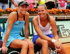H+H po triumfu na Roland Garros 2011 (Foto: Tennis Arena / Martin Sidorják)