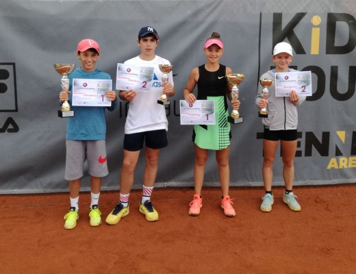 Najlepší singlisti: zľava Chovanec, Minich, Filipková, Janigová (Foto: sTC Tennis Academy Púchov)