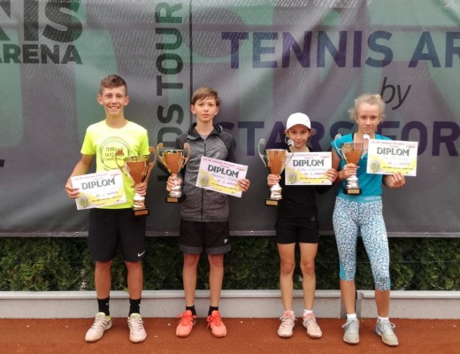 Zľava Jakub Medveď, Marek Naňo, Ester Gonosová a Saša Félixová (Foto: OZ ŠK Odema Púchov)