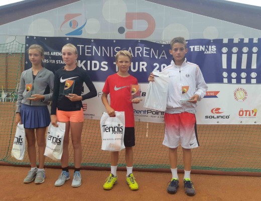 Zľava Bernadette Michalčíková, Karolína Krajmer, Patrik Hulín a Tomáš Talajka (foto: autor)
